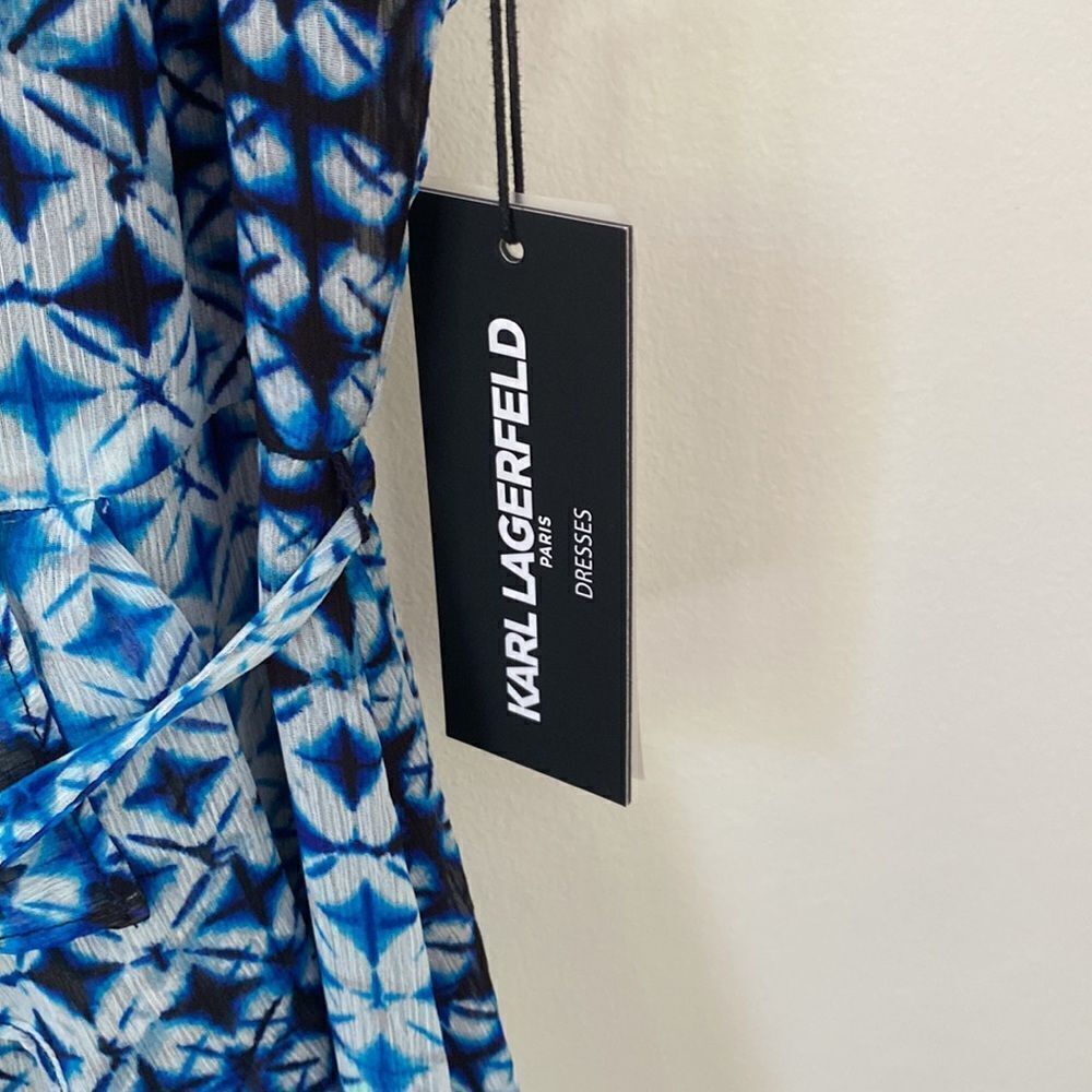 KARL LAGERFELD PARIS  Blue Printed Flutter Sleeve Dress - Picture 14 of 16